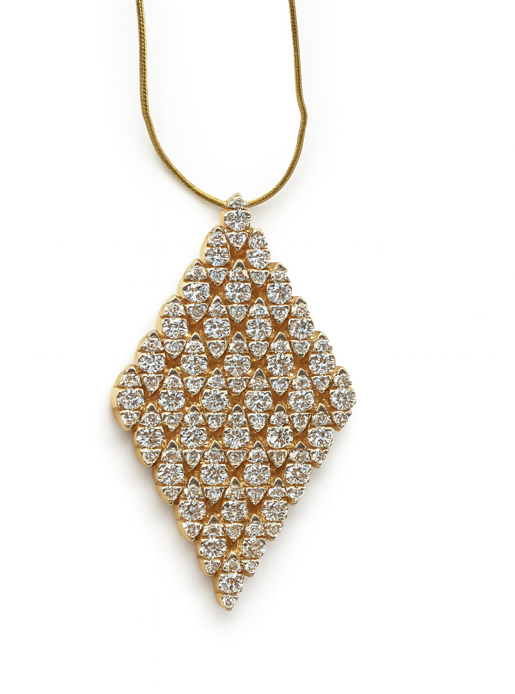 Beautiful 18 Kt Gold  Natural Diamond Pendant Chain
